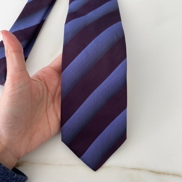 COPY - Hugo Boss 100% silk Tie - Picture 2 of 4